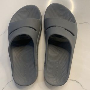 Oofos Slides
